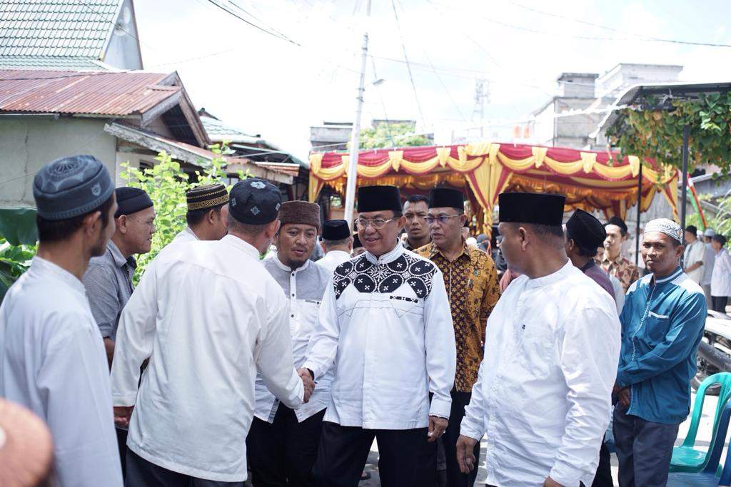 Bupati Inhil Melayat ke Rumah Duka Almarhum KH Abdul Muis Kurnain