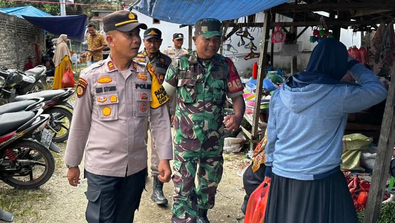Sambangi Desa Rantau Kasai dan Bangun Jaya, Polsek Tambusai Utara Sampaikan Pesan Pilkada Damai