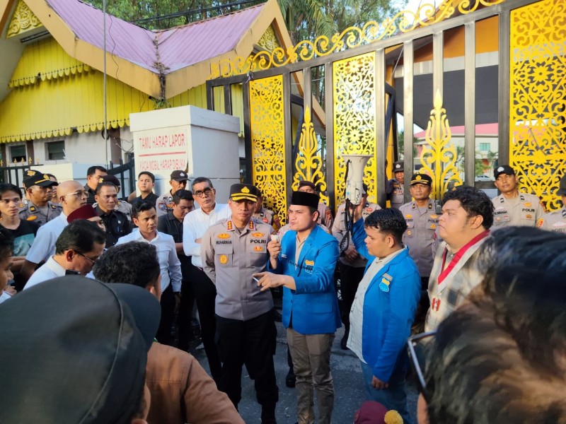 Aksi Mahasiswa di DPRD Riau Memanas, Polisi Ungkap Kronologi dan Usut Dugaan Kekerasan