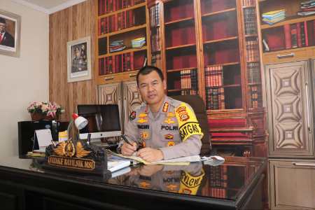 Viral Berita Bule Dirampok Lalu Dianiaya, Ehâ€¦Ternyata Lagi Teler Terjatuh Karena Polisi Tidur