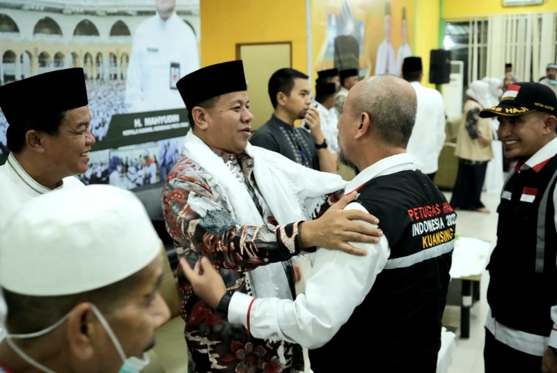 Sambut Jamaah Haji Kuansing, Bupati Harapkan Jamaah Haji Jadi Panutan Masyarakat