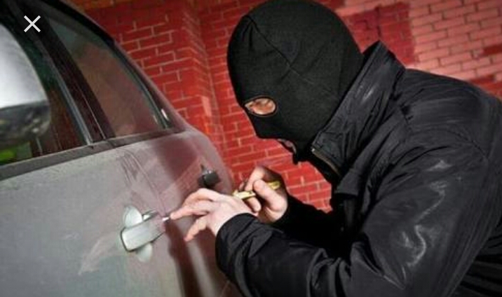 Mobil L300 Warga Kari Hilang Di Garasi Rumah