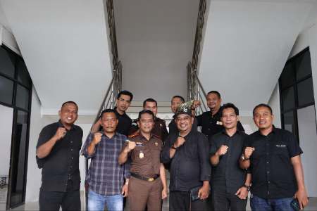 Datuk Jasmi Beri Dukungan Kejari Tuntaskan Kasus Hukum di Bengkalis Riau