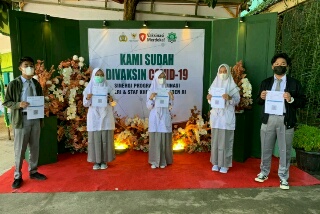 TNI-POLRI Laksanakan Vaksinasi di Pondok Pesantren KH Ahmad Dahlan Kuansing