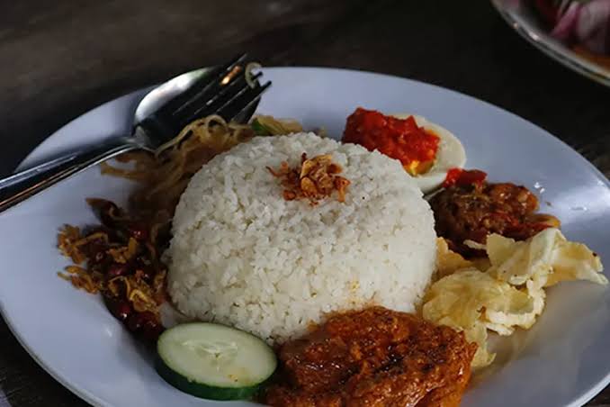 Makan Siang Bergizi Gratis untuk Anak Sekolah di Pekanbaru Ditunda, Ini Penyebabnya