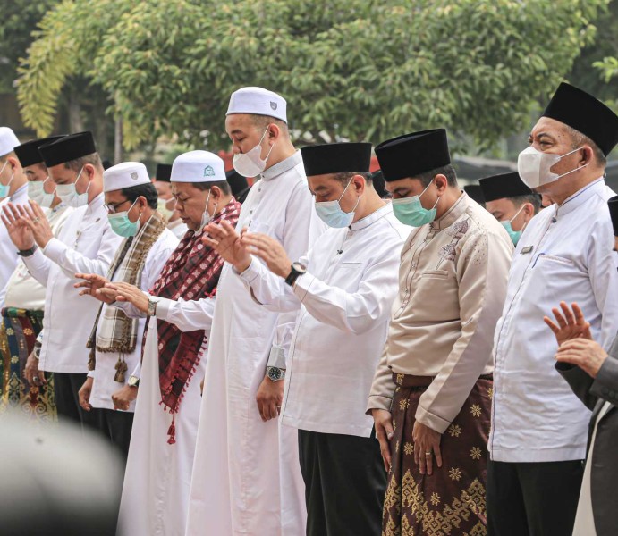 Langit Pekanbaru Pekat Diselimuti Asap Karhutla, Wawako Pimpin Doa Minta Hujan