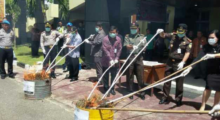 Bupati Mursini Hadiri Acara Pemusnahan Barang Bukti Narkotika
