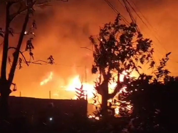 Kebakaran Hanguskan 7 Rumah Warga Tembilahan