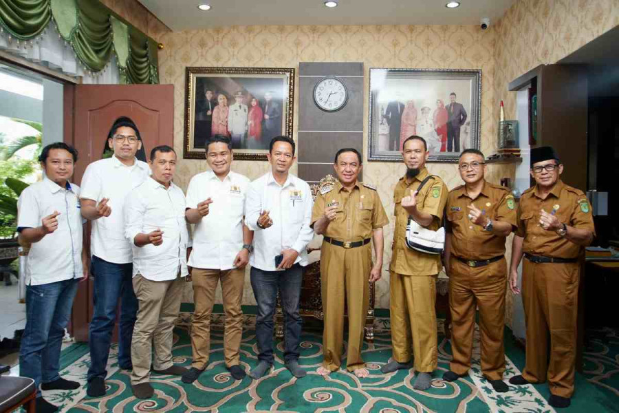 Kunjungi Bupati Wardan, Kadin Inhil Sosialisasi Keppres Nomor 18 Tahun 2022