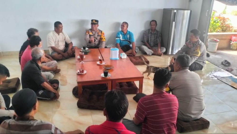 Polsek Tempuling Sampaikan Pesan Pilkada Damai serta Ajak Masyarakat Jaga Situasi Kamtibmas