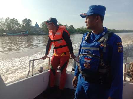 Mesin Speedboat Mogok, 23 Wisatawan Terombang Ambing 5 Jam di Tengah Laut