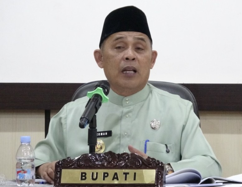 Bupati Inhil Pimpin Rapat Evaluasi Realisasi Fisik dan Keuangan November 2025