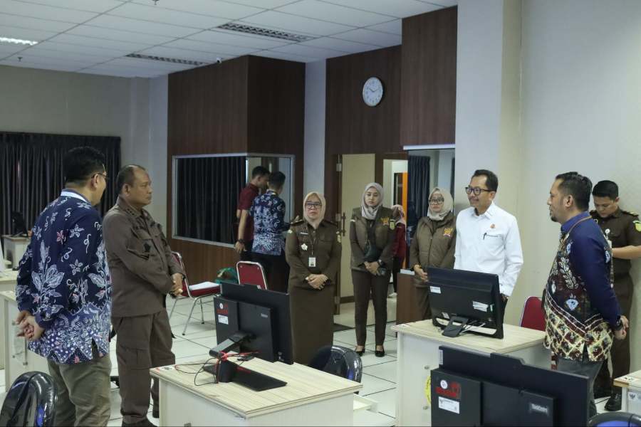 Kajati Riau Tinjau Pelaksanaan SKD Calon PNS, Ini Pesannya Kepada Peserta