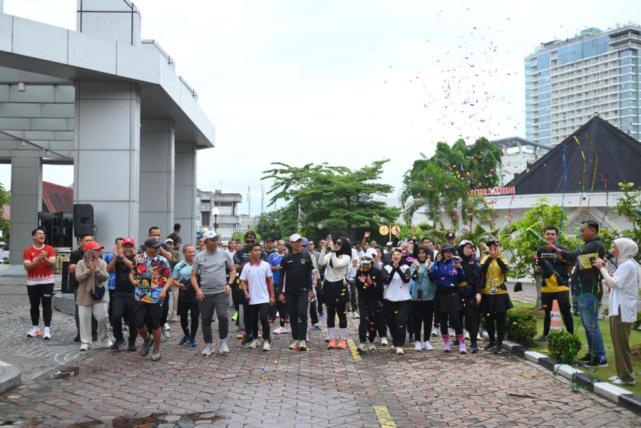 Olahraga Sekaligus Berdonasi, 251 Pegawai BRKS Selesaikan Tantangan Virtual Walk N Run 2025