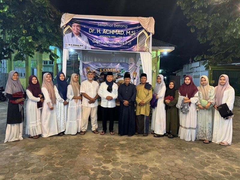 Safari Ramadhan di Masjid Paripurna Nurul Ibadah, Anggota DPR RI Achmad Salurkan Bantuan 50 Juta