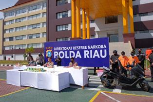 Polda Riau Ringkus Pemasok Narkoba Ke Lubuk Linggau