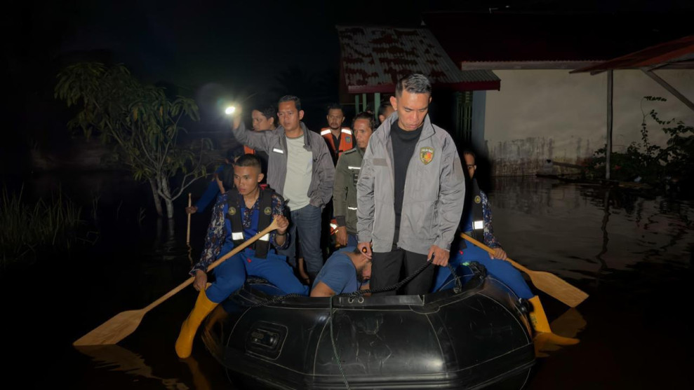 Cegah Tindak Kejahatan, Dirkrimum Polda Langsung Patroli Wilayah Banjir Hingga Dini Hari