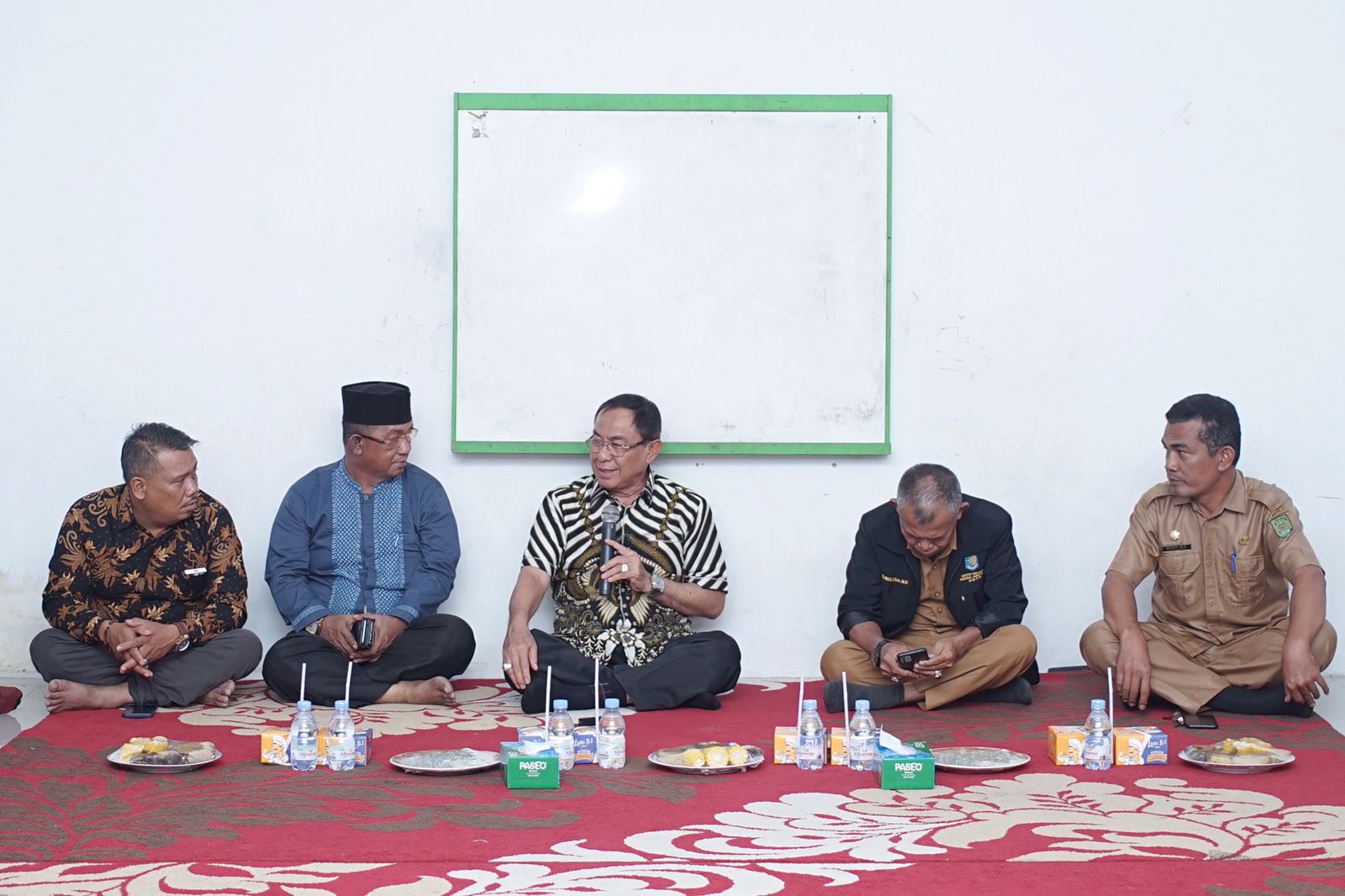 Bupati Inhil Silaturrahmi dengan Forum RT/RW dan BPD Tembilahan Hulu