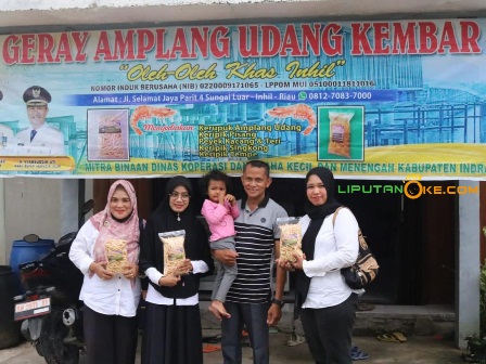 Pemasaran Produk Hingga ke Melbourne, Tim Diskop dan UKM Inhil Monitoring ke UMKM Amplang Udang Kembar