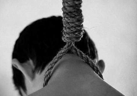 Geger,  Seorang Pemuda Tergantung Di Dapur Rumah