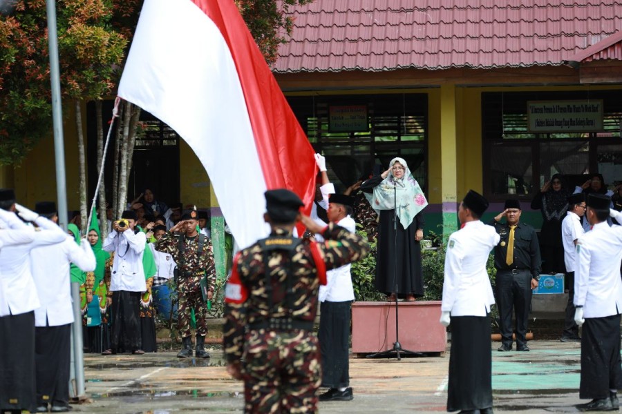 Pimpin HSN 2025, Bupati Afni: Bangga Jadi Santri dan Semangat Jadi Santri