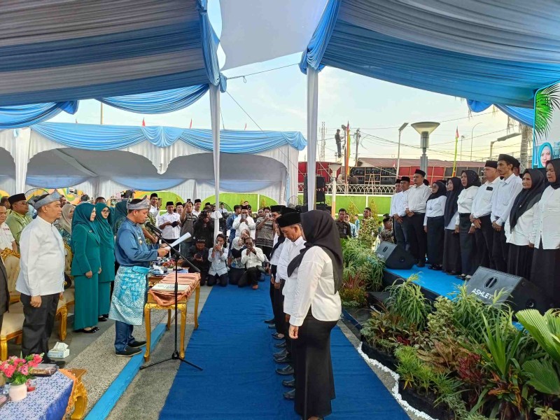 Kuatkan Pemerintahan Lingkungan, 76 Ketua RT-RW Senapelan Resmi Dikukuhkan