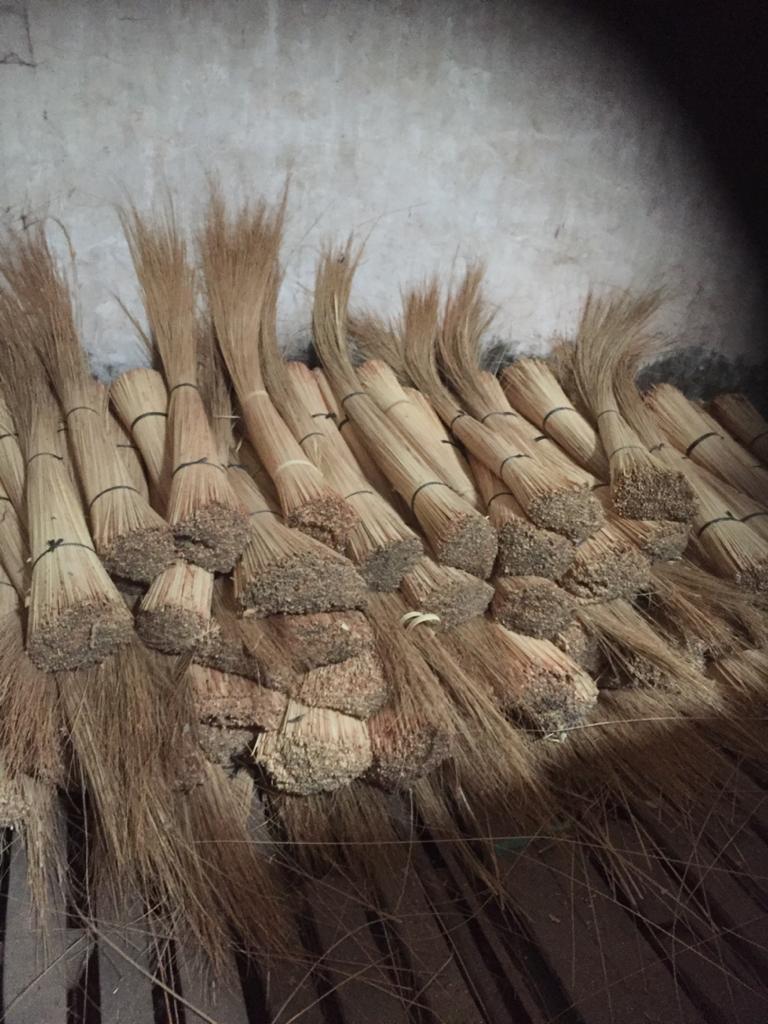 Ditemui Pengusaha Malaysia, Kadin Inhil Ajak Petani Tingkatkan Produk Kerajinan Lidi Nipah