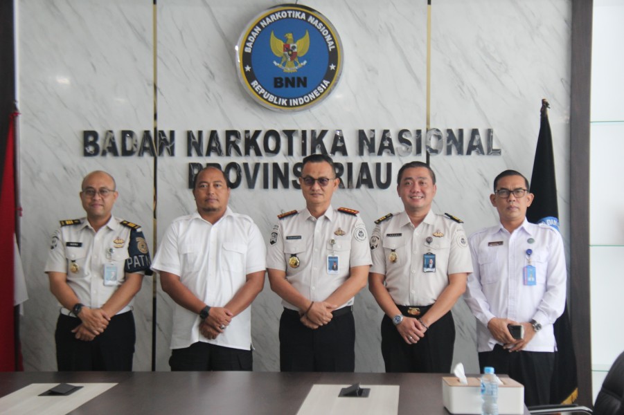 Kunjungi BNNP Riau, Kalapas Pekanbaru Tegaskan Komitmen Lapas Bersih Narkoba