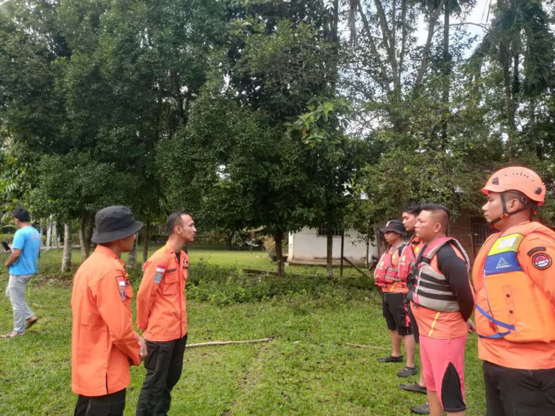 Terseret Arus Sungai, Pria Lansia Hilang di Sungai Kampar