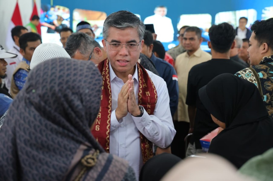 Pasca Bencana Sumatera, Kemnaker Salurkan Bantuan Rp30,3 Miliar untuk Pemulihan Ekonomi Sumbar