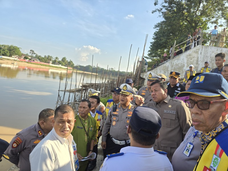 Dirlantas Polda Riau Tinjau Langsung Kondisi Jalan  Menuju Arena Pacu Jalur, Kombes Taufik:  Masih Perlu Perbaikan di Beberapa Titik