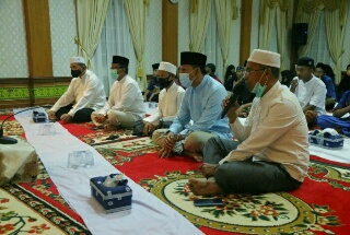 Sempena HUT Siak ke-21, Pjs Bupati Serahkan Santunan untuk 30 Orang Anak Yatim di Siak