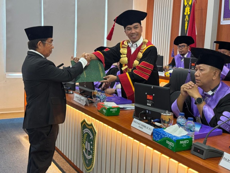 Ketua Baznas RI Jadi Penguji Eksternal Ujian Doktor di UIR, Dr Endar Muda Lulus dengan Pujian