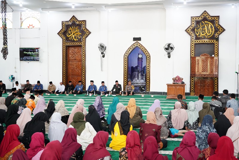 Ikuti 11 Cabang, Bupati Suhardiman Sampaikan Pesan Khusus Kepada Kafilah Kuansing Selama di Inhu