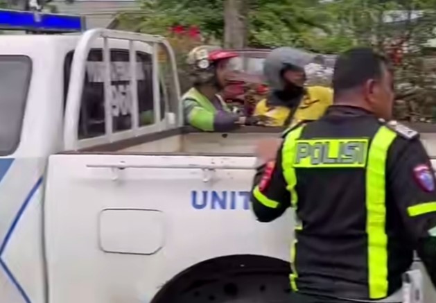 Pengendara Ojol Perempuan Tewas dalam Kecelakaan Beruntun di Soekarno-Hatta Pekanbaru