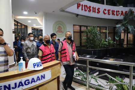 Penyidik Kejagung Tetapkan Lima Tersangka Kasus Dugaan Tipikor Pembelian Tanah