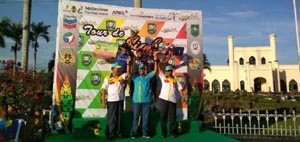 Aiman Cahyadi Juarai Tour De Siak 2017