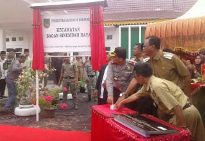 Bupati Rohil Resmikan Kantor Camat Bagansinembah 