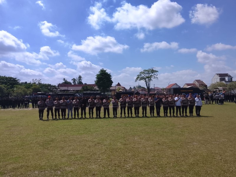 Polda Riau Kirim 290 Personil Bantu Bencana Banjir di Sumbar