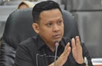 Androy Ade Rianda Apresiasi Tradisi Pacu Jalur Mendunia