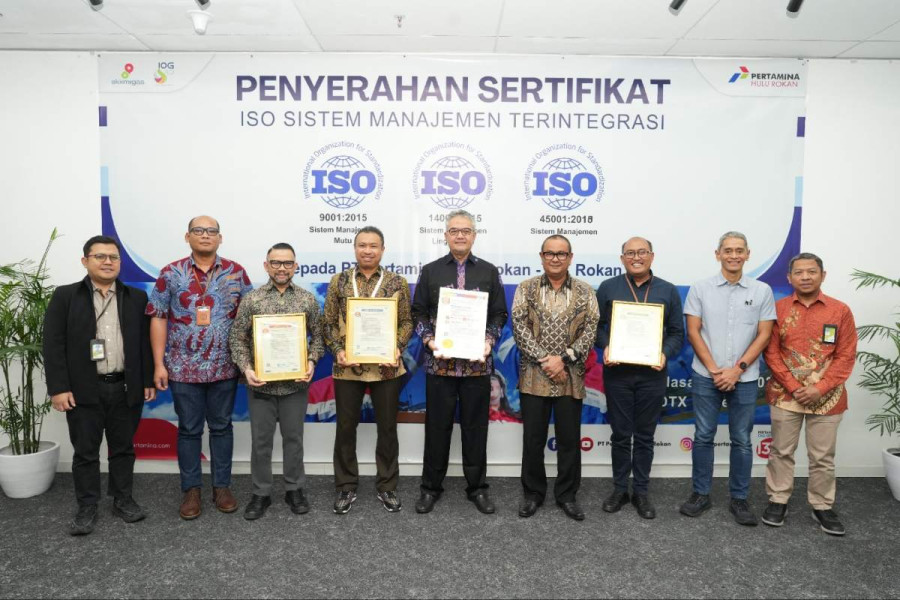 Penyerahan Tiga Sertifikat ISO Sistem Manajemen Terintegrasi 9001, 14001 dan 45001 untuk PHR