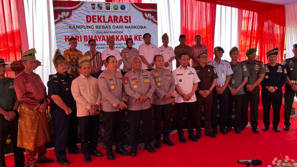 HUT Bhayangkara ke -79, Kampung Dalam Pekanbaru Deklarasikan Bebas Narkoba