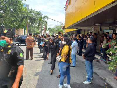 Penerimaan PPDB SMA/SMK Dinilai tak Beres, LLMB Riau Demo Disdik Riau