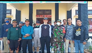 Desa Redang Inhu Semprotkan Disinfiktan di Tempat Keramaian