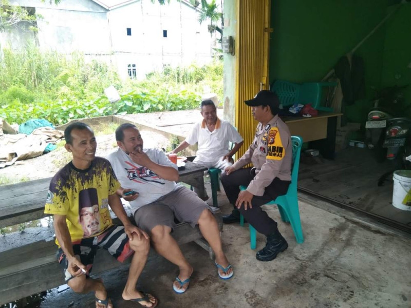 Sampaikan Pesan Pilkada Damai, Polsek Tembilahan Hulu Cegah Potensi Konflik Ditengah Masyarakat