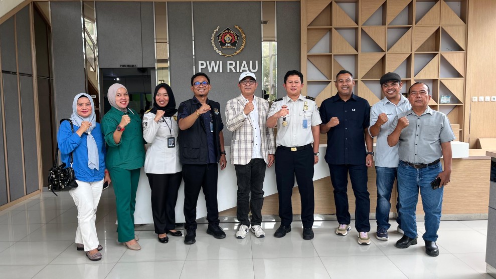 Kanim Kelas I TPI Pekanbaru Kunjungi PWI Riau: Silaturahmi dan Bangun Kemitraan