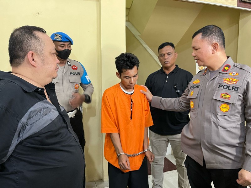 Modus Pura-pura Beli, Pria di Pekanbaru Gagal Bawa Lari Emas di Toko Nirwana