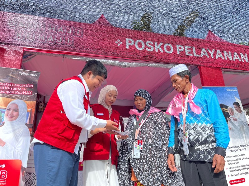 Temani Perjalanan Ibadah, Posko Siaga Haji Telkomsel Hadir di Batam dan Padang