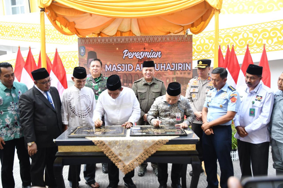 Pengembangan Sarana Infrastruktur Masjid Al Muhajirin dari CSR BRK Syariah Diresmikan Gubernur Kepri
