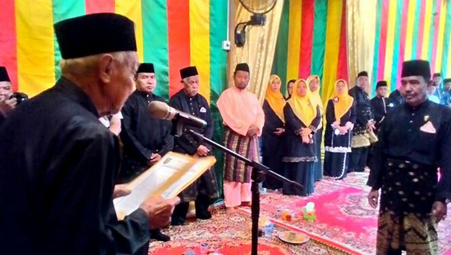 Dikukuhkan sebagai Ketua LAMR Siak Kecil, A Latief Siap Lestarikan Budaya Melayu